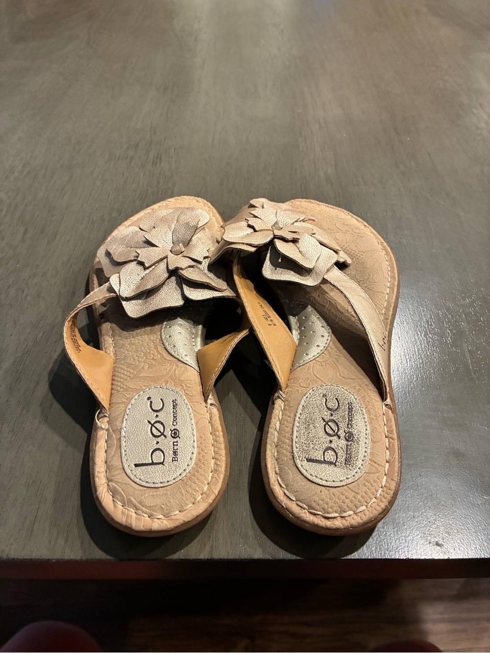 b.o.c. Woman’s flower sandals size 9 - Picture 2 of 14